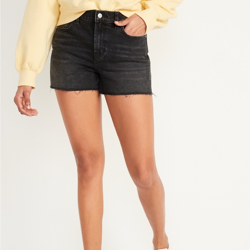 NWOT Old Navy Mid-Rise Boyfriend Shorts
